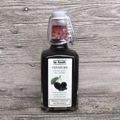 Vinaigre à la pulpe de Cerise noire et fève Tonka