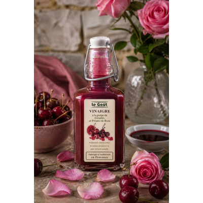Vinaigre à la pulpe de  Griottes et pétales de Rose